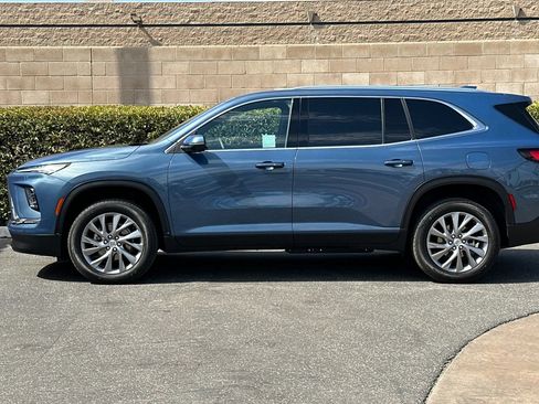 Certified 2025 Buick Enclave Preferred FWD image 7