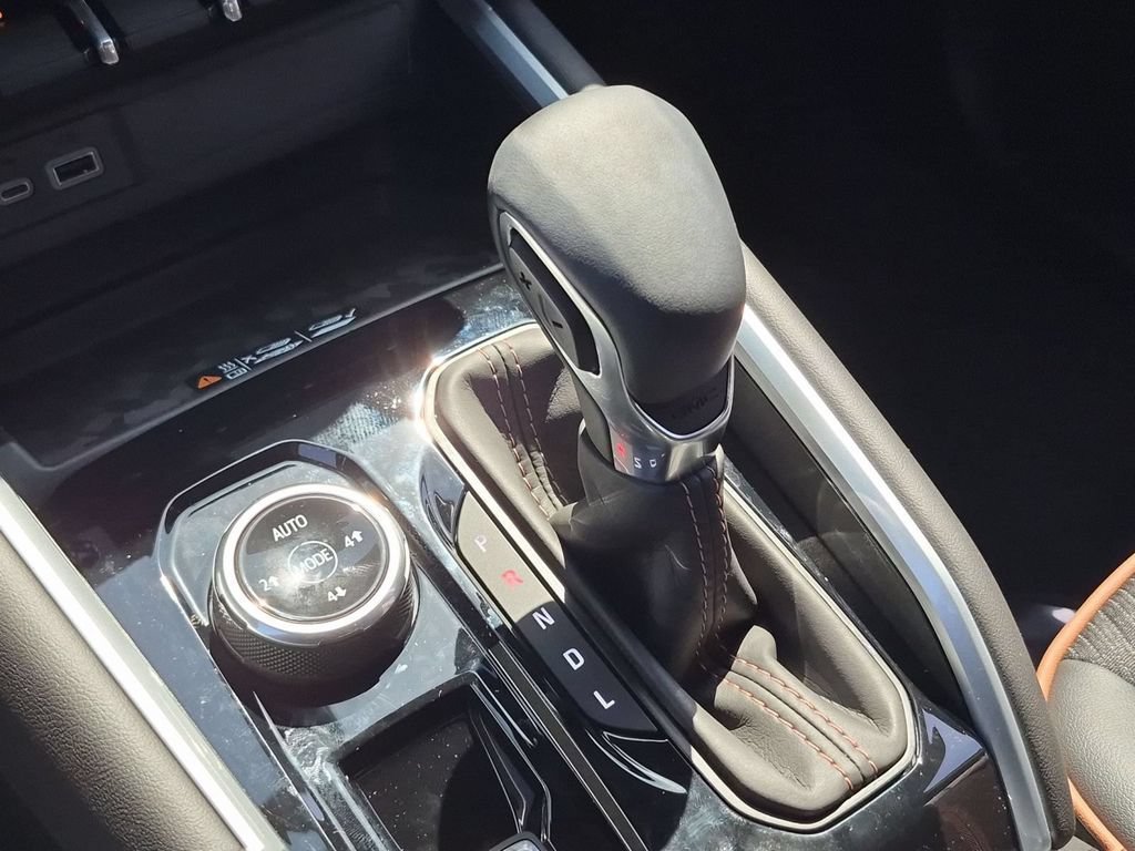 New 2026 GMC Canyon AT4 AWD/4WD image 15