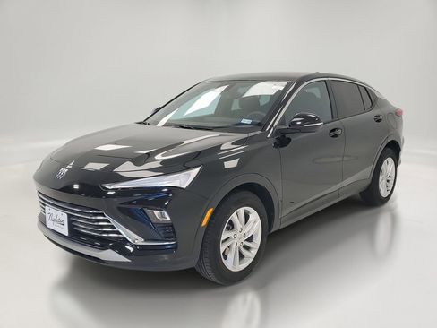 Used 2025 Buick Envista Preferred image 3