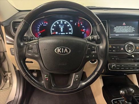 Used 2014 Kia Cadenza Premium w/ Luxury Package image 18