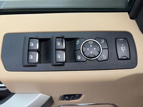 Used 2020 Ford F250 Lariat w/ Lariat Value Package AWD/4WD image 28