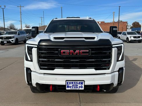 Used 2024 GMC Sierra 2500 AT4 w/ AT4 Premium Plus Package image 2
