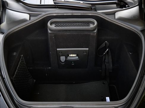 Used 2019 McLaren 720S Performance RWD image 31
