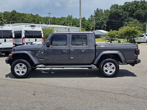 Used 2021 Jeep Gladiator Overland AWD/4WD image 14