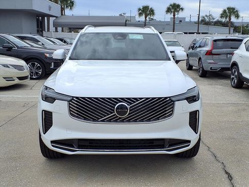 New 2026 Volvo XC90 B5 Core image 2