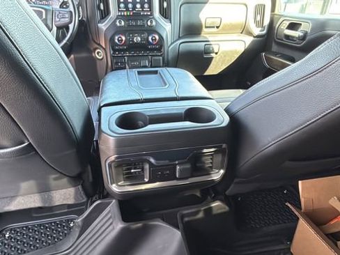 Used 2022 GMC Sierra 3500 Denali w/ Denali Ultimate Package image 21