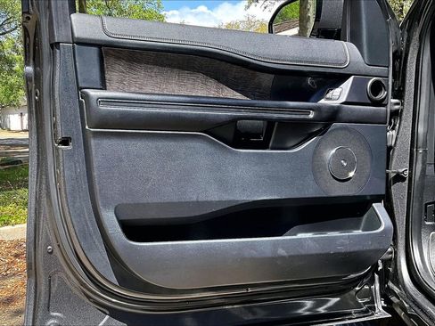 Used 2019 Ford Expedition Limited AWD/4WD image 17