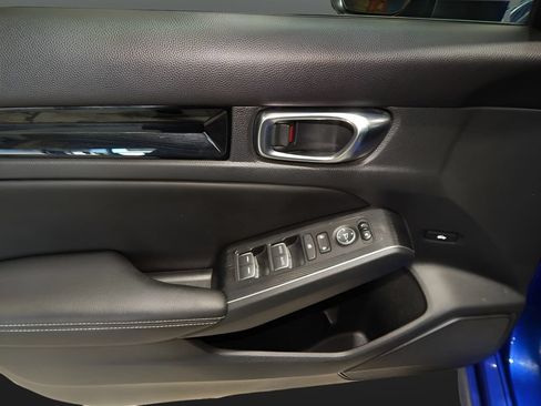 Used 2022 Honda Civic Touring image 13