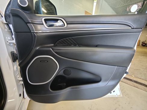 Used 2018 Jeep Grand Cherokee SRT AWD/4WD image 9