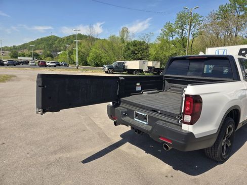 Used 2023 Honda Ridgeline Black Edition image 11