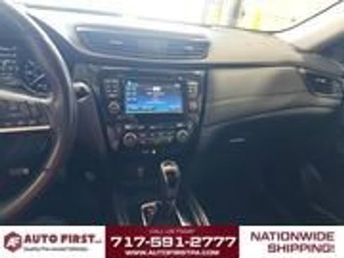 Used 2017 Nissan Rogue SV w/ SV Premium Package AWD/4WD image 11
