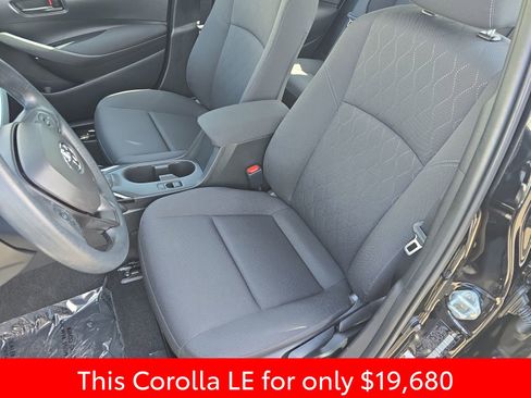Used 2025 Toyota Corolla LE image 20