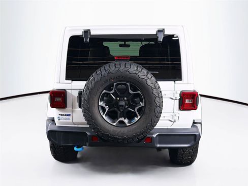 Used 2023 Jeep Wrangler Unlimited Rubicon 4xe w/ Cold Weather Group AWD/4WD image 10