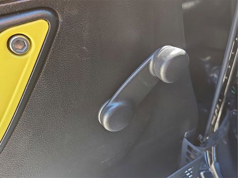 Used 2015 Jeep Wrangler Sport image 16