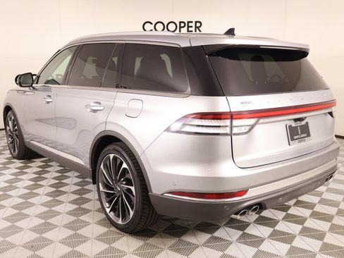 Used 2021 Lincoln Aviator Reserve w/ Equipment Group 202A AWD/4WD image 25