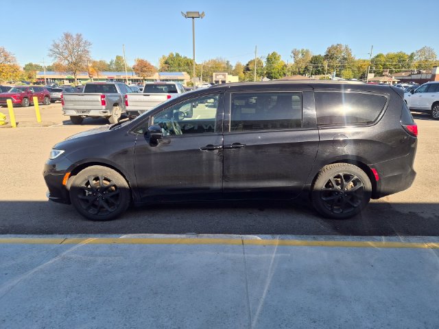 Used 2025 Chrysler Pacifica Limited FWD image 10
