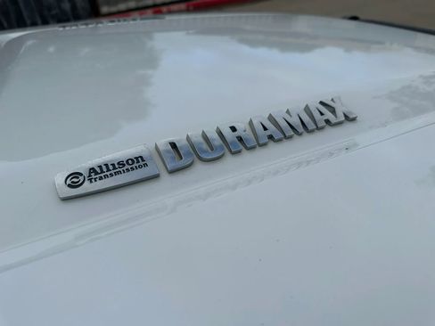 Used 2015 GMC Sierra 2500 Denali w/ Duramax Plus Package AWD/4WD image 8