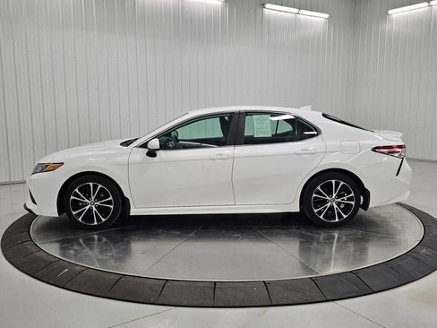 Used 2020 Toyota Camry SE image 32