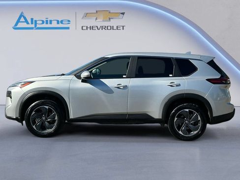 Used 2024 Nissan Rogue SV FWD image 2
