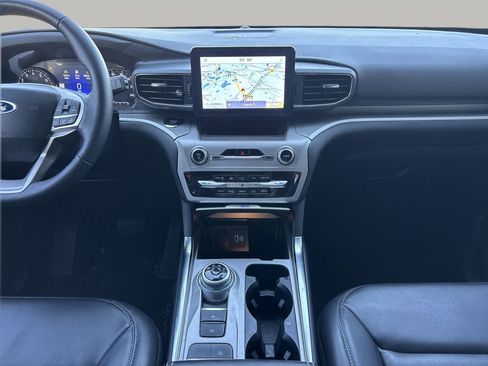 Used 2022 Ford Explorer XLT w/ Equipment Group 202A image 14