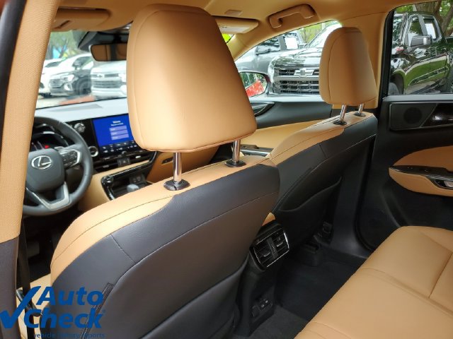 Used 2024 Lexus NX 250 FWD w/ Towing Package (2000 Lbs) image 13
