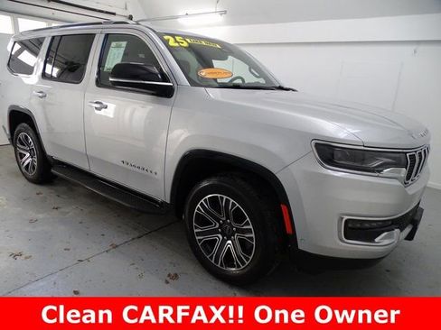 Certified 2025 Jeep Wagoneer Base image 1