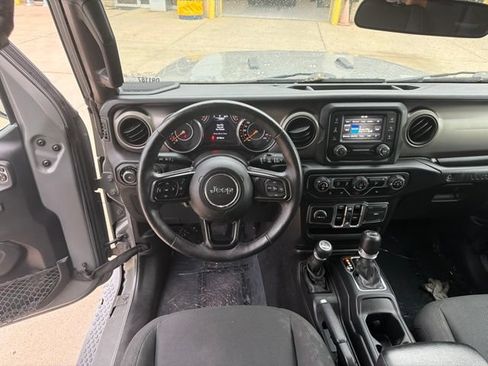 Used 2018 Jeep Wrangler Unlimited Sport S AWD/4WD image 16