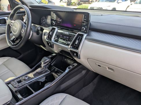 Used 2023 Kia Sorento SX image 12