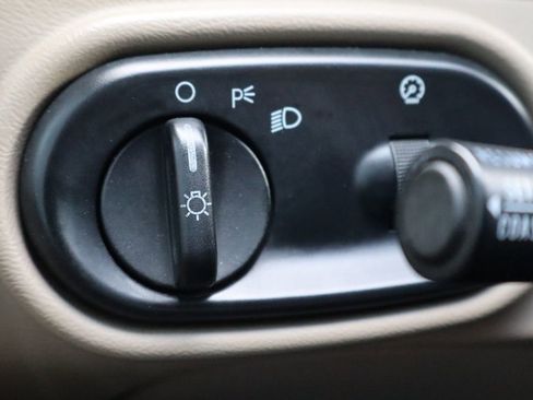 Used 2004 Ford Explorer Sport Trac XLS image 28