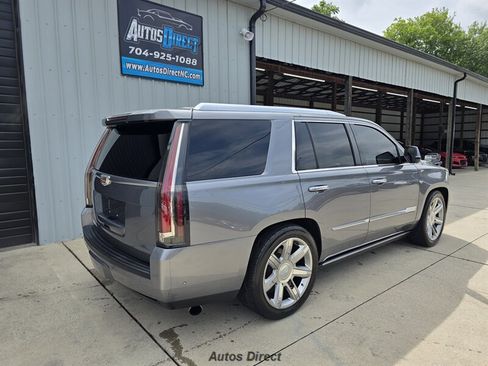 Used 2019 Cadillac Escalade Premium Luxury RWD image 16