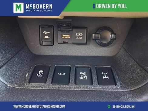 Used 2019 Toyota Highlander XLE AWD/4WD image 27