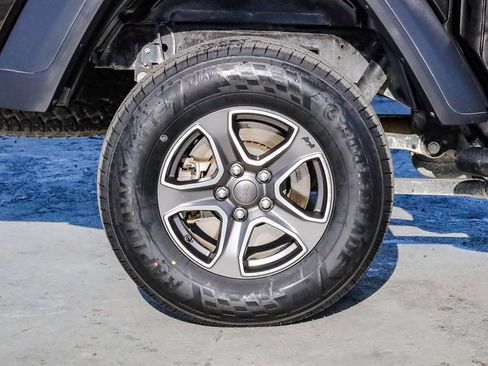Used 2021 Jeep Gladiator Sport AWD/4WD image 12