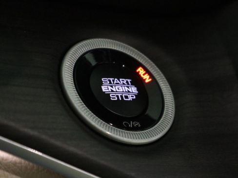 New 2025 Jeep Grand Cherokee Limited w/ Luxury Tech Group II image 32