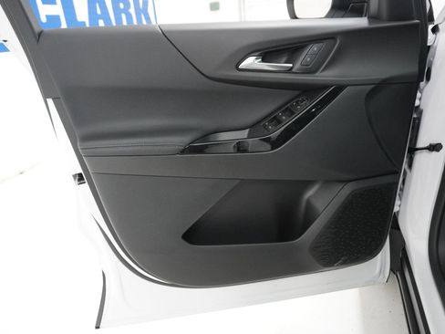 New 2026 Chevrolet Equinox LT image 12