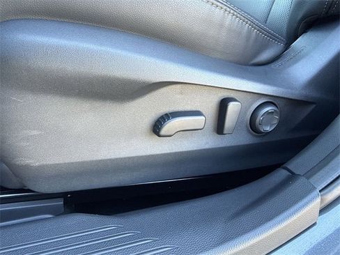 Certified 2025 Subaru Outback Limited image 19