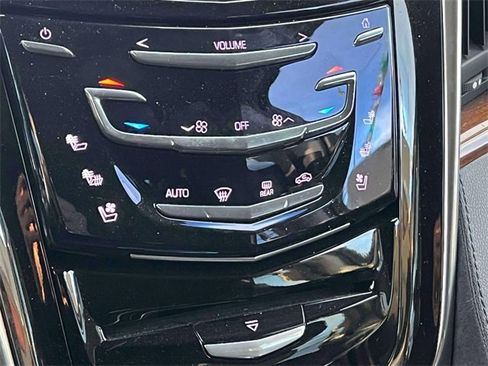 Used 2017 Cadillac Escalade ESV Luxury image 29