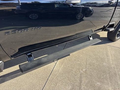 Used 2025 Chevrolet Silverado 2500 Custom w/ Custom Value Package image 17