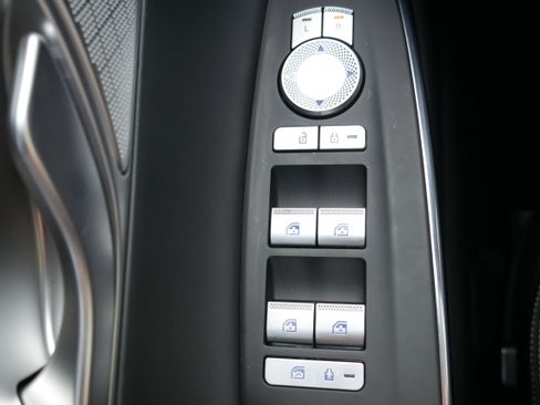 Certified 2025 Genesis GV70 2.5T AWD/4WD image 57
