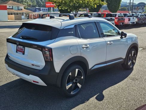 New 2026 Nissan Kicks SR w/ SR Premium Package image 3