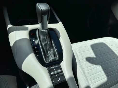 Used 2024 Honda HR-V LX image 54
