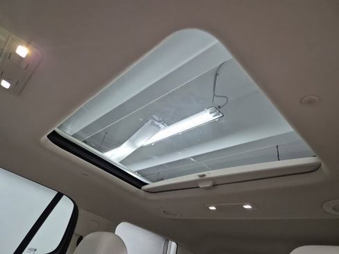 Used 2023 GMC Acadia Denali w/ Denali Technology Package image 17