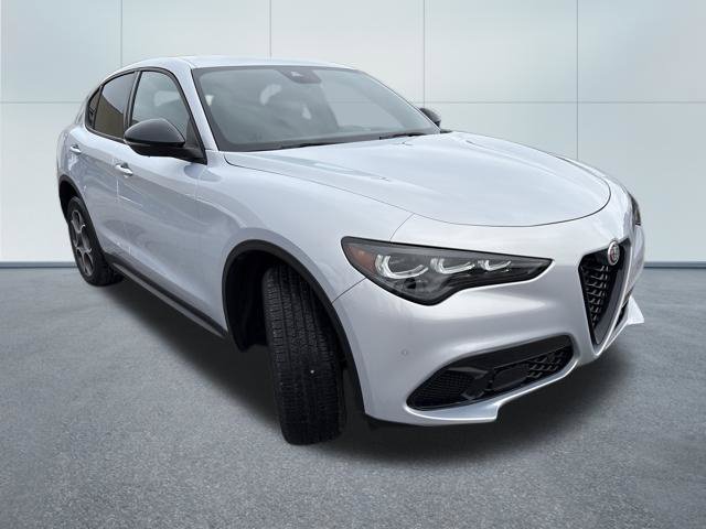 Used 2024 Alfa Romeo Stelvio Sprint AWD/4WD image 8