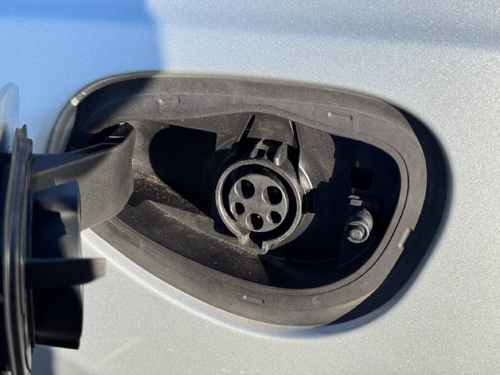 Used 2023 Chrysler Pacifica Touring-L FWD image 6