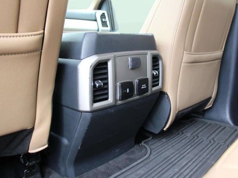Used 2022 Ford F250 Lariat w/ Lariat Value Package AWD/4WD image 25