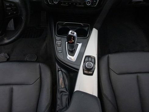 Used 2017 BMW 320i xDrive Sedan image 22