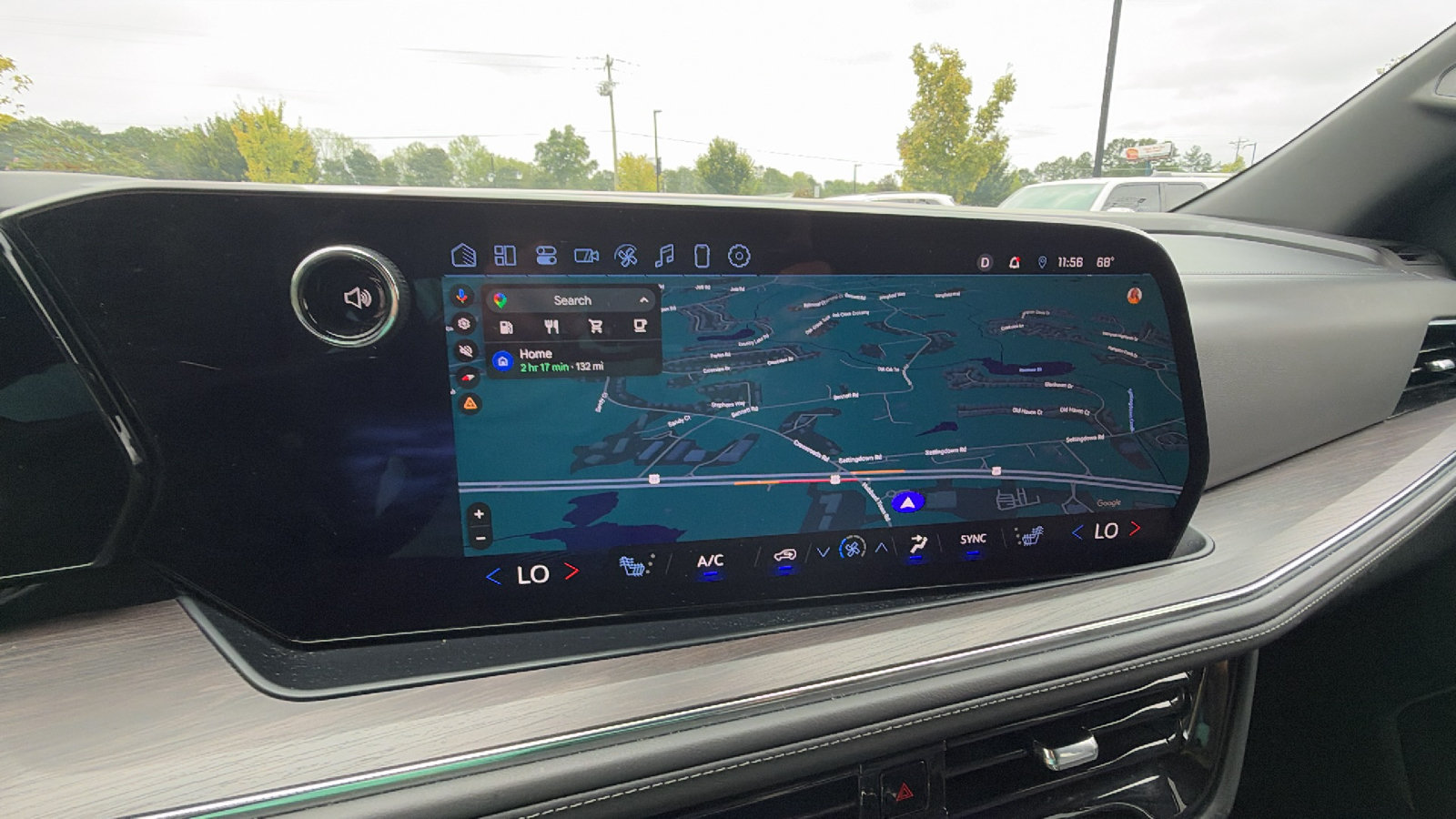 Used 2025 Chevrolet Suburban LT RWD image 33
