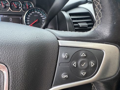 Used 2019 GMC Yukon XL SLT AWD/4WD image 11