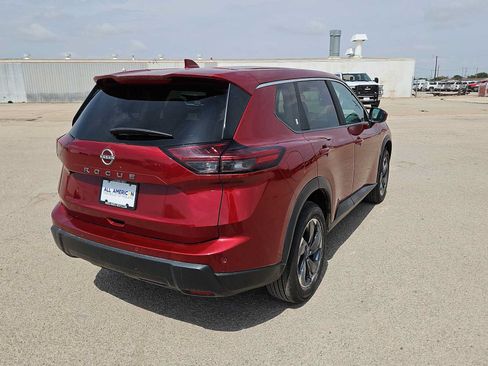 Used 2025 Nissan Rogue SV FWD image 8