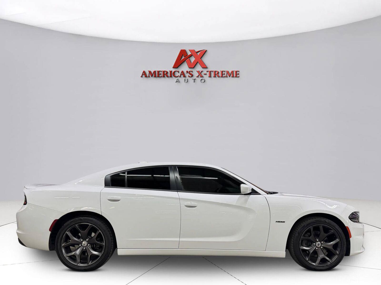 Used 2018 Dodge Charger R/T w/ Plus Group RWD image 9