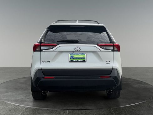 Used 2021 Toyota RAV4 XLE Premium AWD/4WD image 8